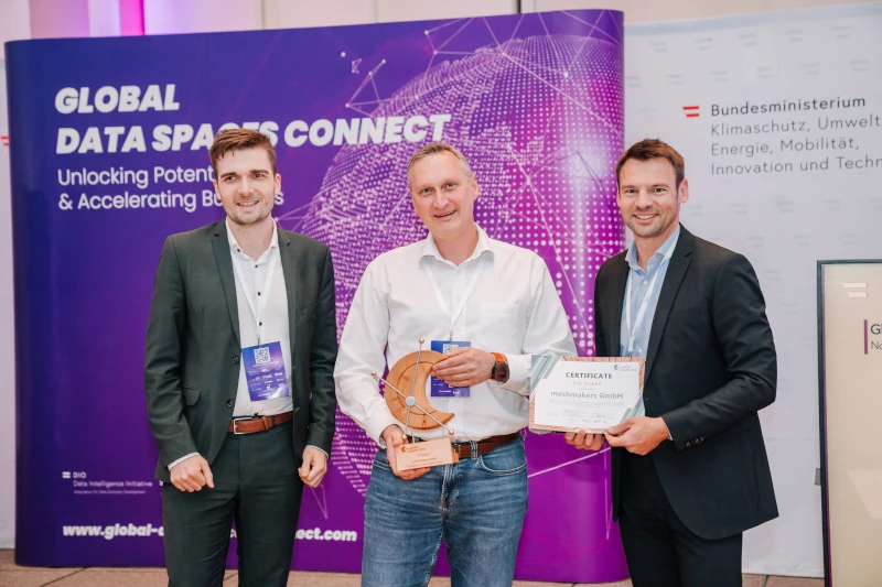 Co-Founder Reinhard Mayr von meshmakers.io GmbH und den champI4.0ns-Projektleads Martin Benfer (links) und Daniel Bachlechner (rechts), (©Zeia Rahimi | gurgpro)