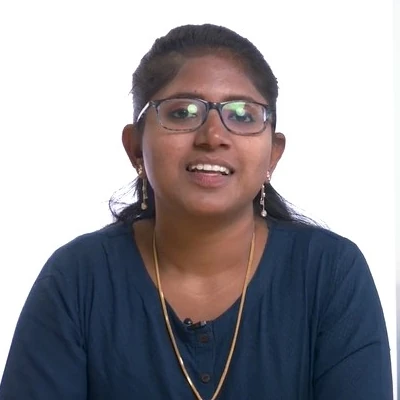 WOOD4ALL - Mitarbeiterin von Wood K plus Siva Saravanamuthu