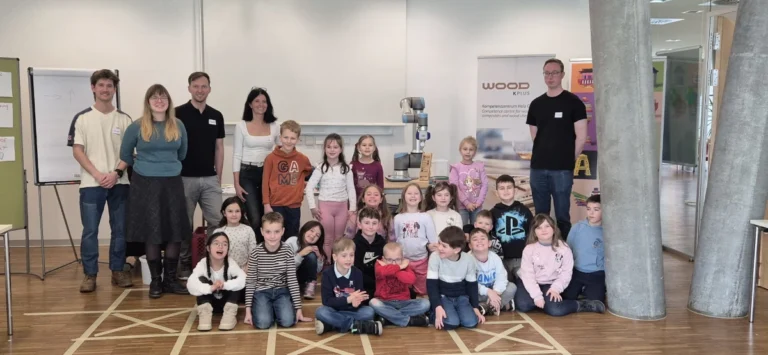 Gruppenbild der Volksschulkinder im Robo-Industry Workshop