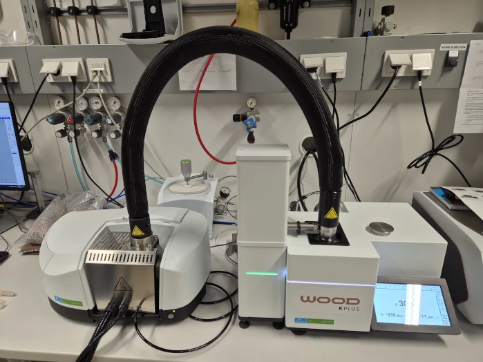 STA-FTIR zur simultanen thermischen Analyse und Charakterisierung gasförmiger Zersetzungsprodukte