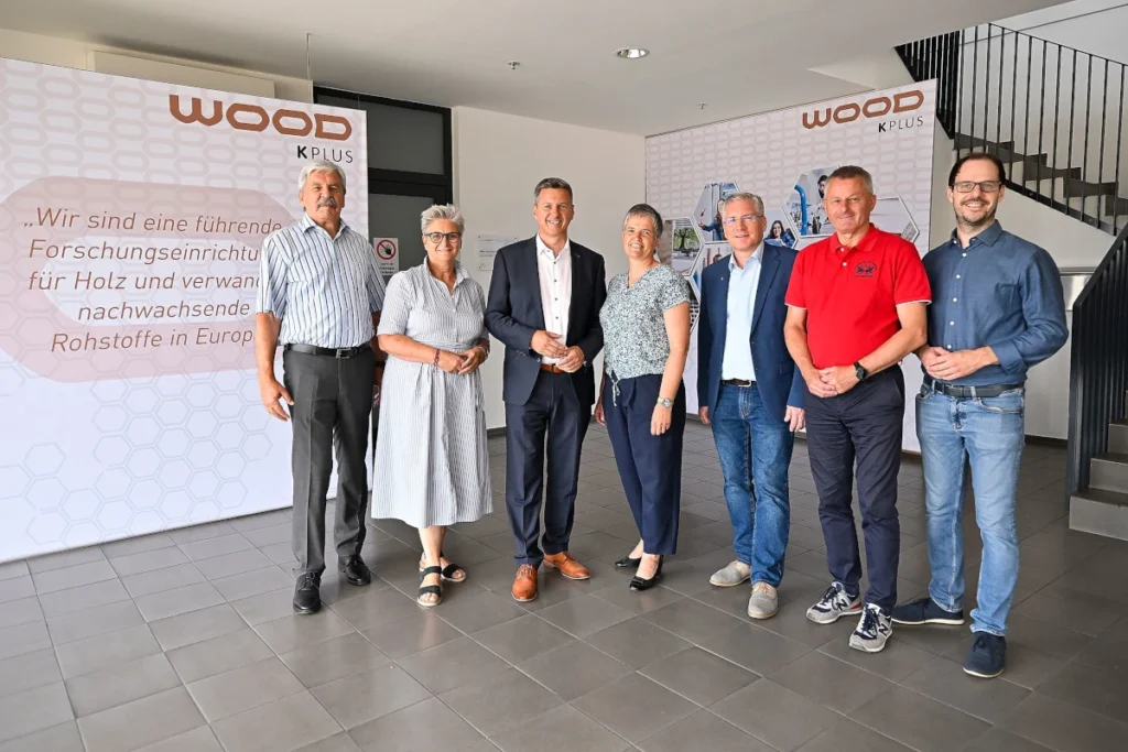 Stadtrat Manfred Kerschbaumer, Vzbgmin. Silvia Radaelli, LH Daniel Fellner, Area Manager Edith Zikulnig Rusch, Bgm. Martin Kulmer, Günter Leikam, Dritter Präsident des Kärntner Landtages, Vzbgm. Clemens Mitteregger (©Foto von: LPD Kärnten, Bauer)